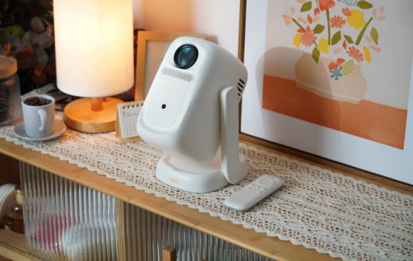 五一宅家用大眼橙C2 Air高亮版让快乐加倍pg电子中文模拟器2025家用投影仪推荐：(图3)